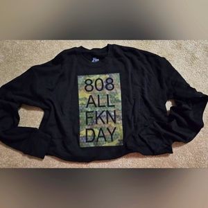 808 ALL DAY CROPPED SWEATER - Medium - Like New Casual Camo Crew Neck